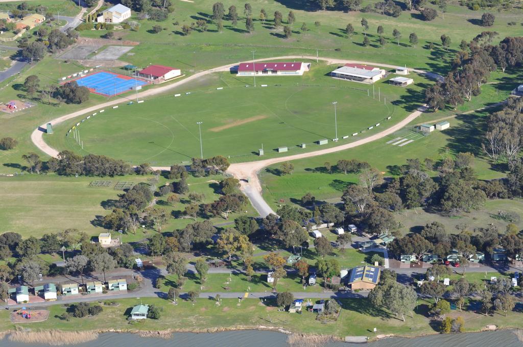 ホテル Lake Albert Caravan Park Meningie エクステリア 写真