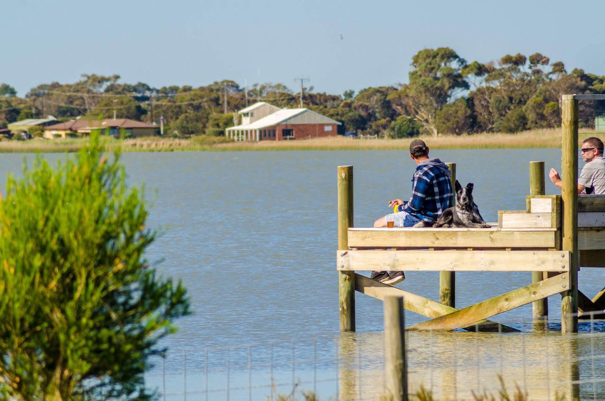 ホテル Lake Albert Caravan Park Meningie エクステリア 写真