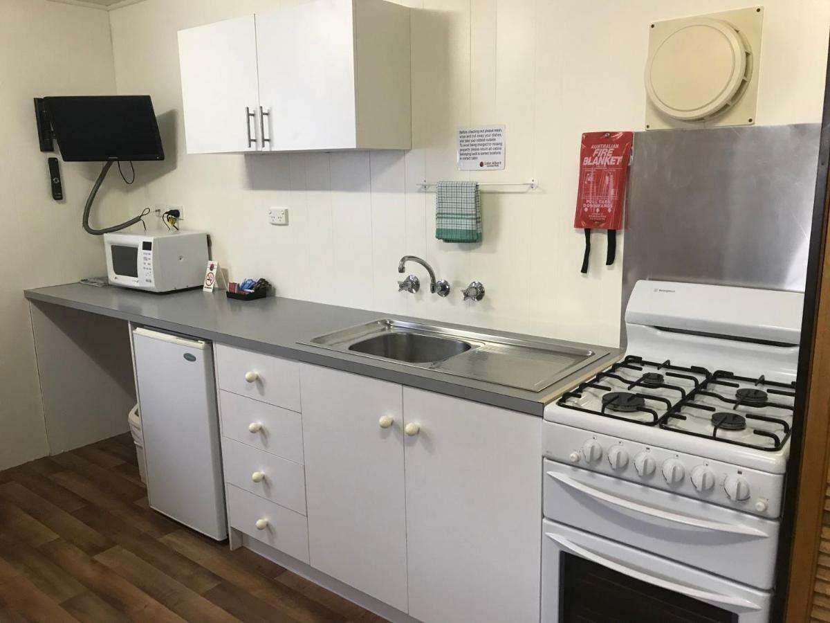 ホテル Lake Albert Caravan Park Meningie エクステリア 写真
